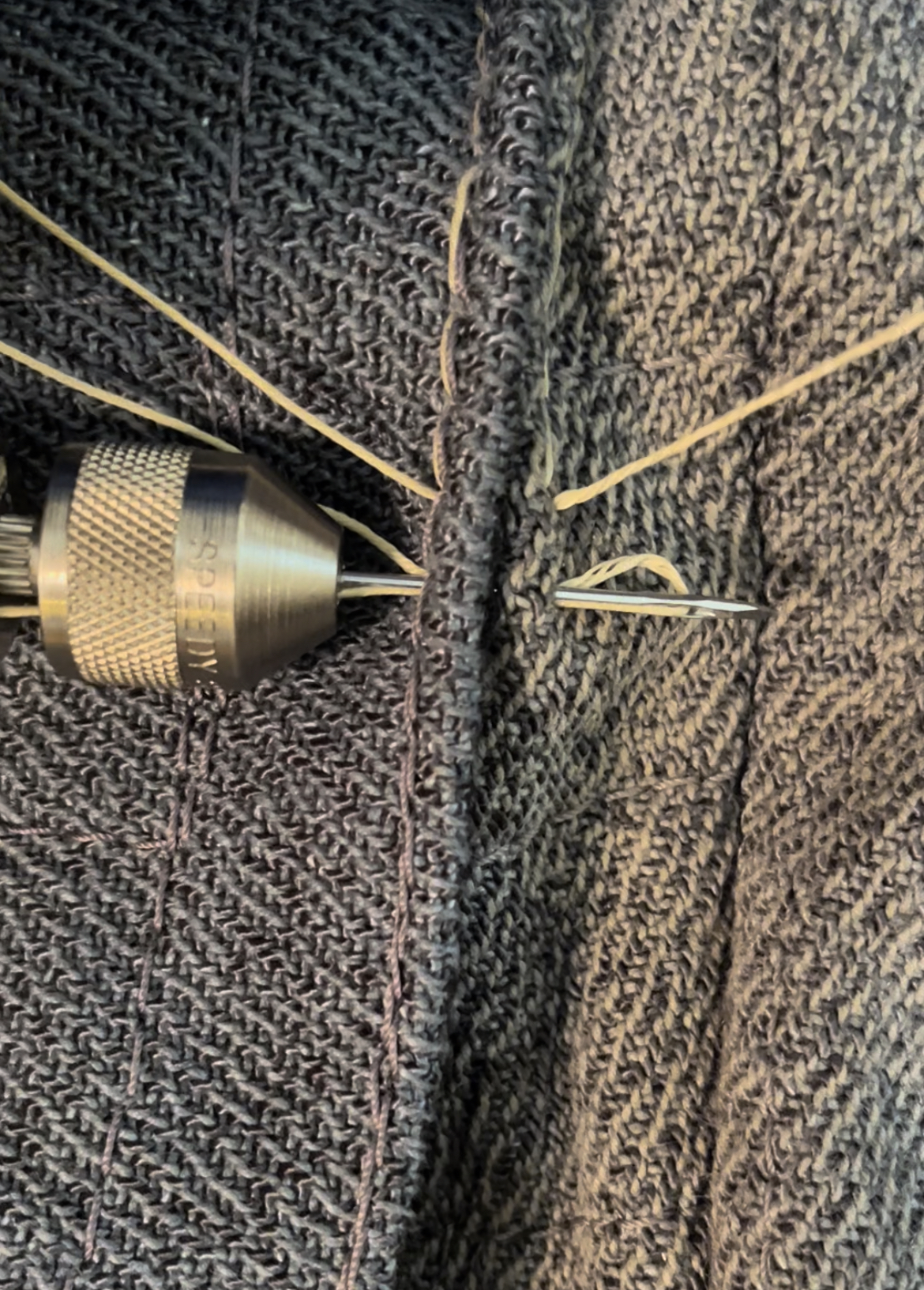 Speedy Stitcher Sewing Awl - Image 2